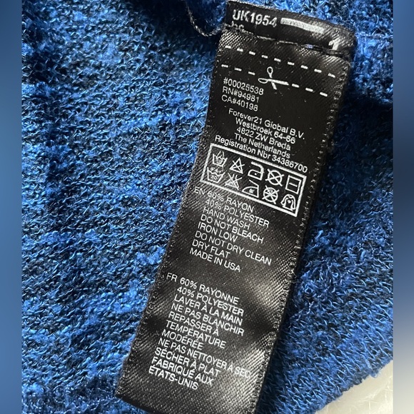 FOREVER 21 Long Sleeve Tshirt MEDIUM - Picture 3 of 3